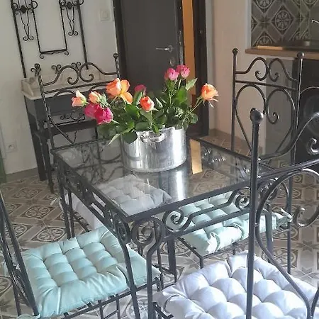 Authentique Au Bord Du Fleuve Herault Апартаменти