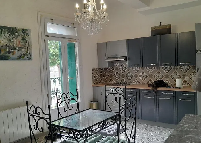 Апартаменти Authentique Au Bord Du Fleuve Herault Агд